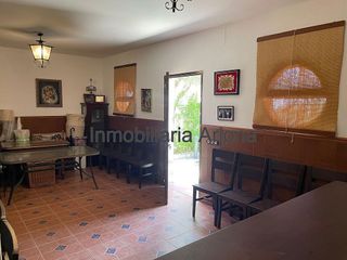 Casa adosada en alquiler en Lucena