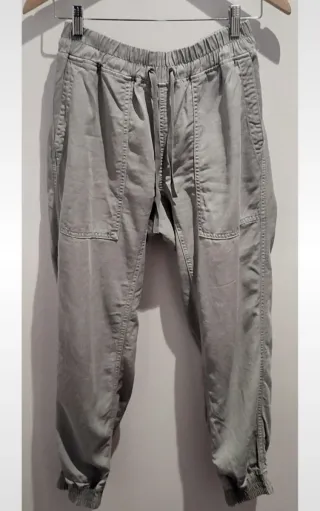 Pantalón jogger Zara gris