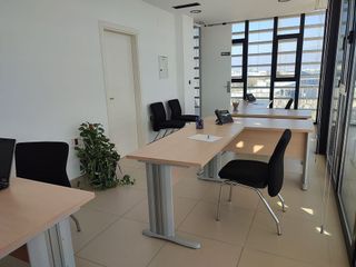 Oficina en alquiler en Cortadura - Zona Franca  en Cádiz