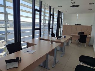 Oficina en alquiler en Cortadura - Zona Franca  en Cádiz