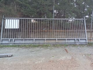 Puerta corredera De hierro