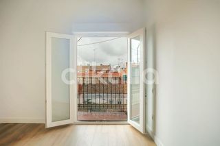 Piso en alquiler en Pradolongo en Madrid