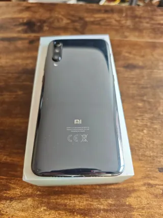 Xiaomi Mi 9 con caja como nuevo