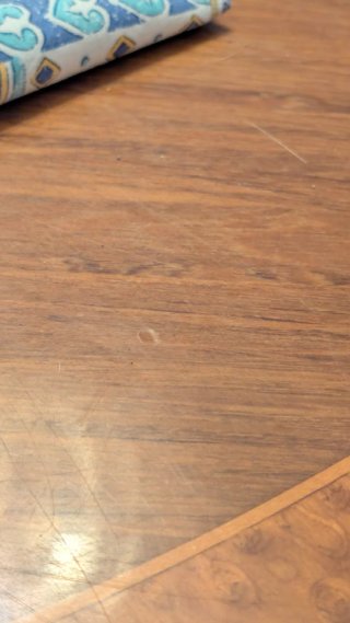 Mesa de comedor de madera con 6 sillas