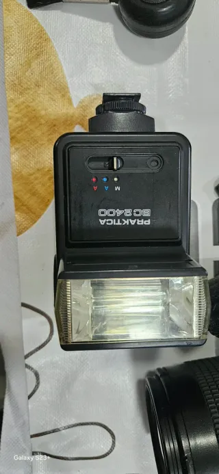 Cámara Praktica BX20 con accesorios