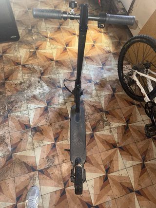 Patinete eléctrico - necesita ruedas