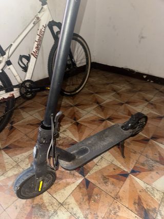 Patinete eléctrico - necesita ruedas