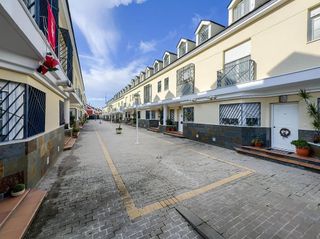 Chalet en venta en Montequinto en Dos Hermanas