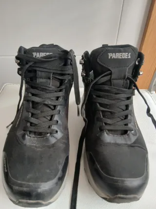 Botas de montaña Paredes negras