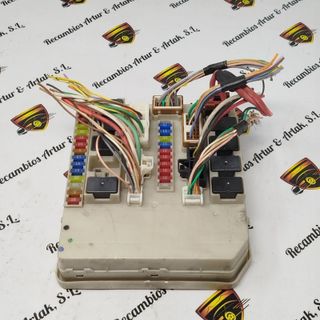 Caja de fusibles Renault Modus Clio 233293D 4J28 2025 8200233293D