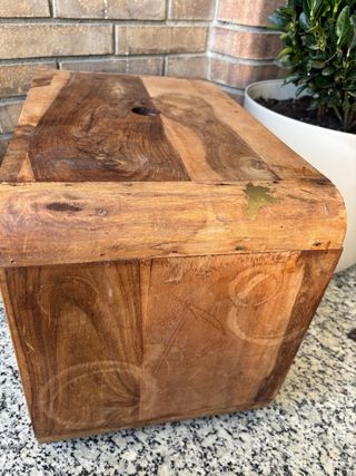 Mesita de madera maciza
