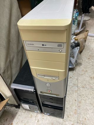 3 Cajas PC Beige/Gris (Sin Disco Duro)