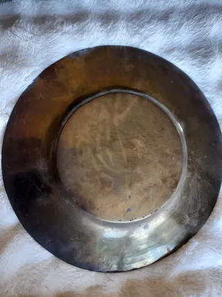Plato antiguo bronce pavo real