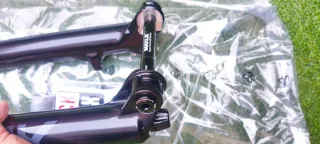 Horquilla Rock Shox Lyrik 29" 160mm nueva.