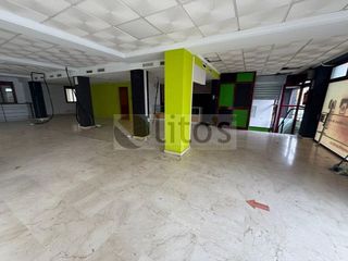 Local comercial en venta en Arenal - La Pólvora en Dos Hermanas