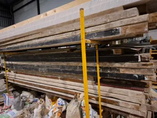 Tablones de madera rústica de movila vieja de