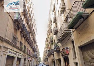 Piso en venta en El Raval en Barcelona