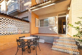 Casa adosada en venta en La Malva-rosa en Valencia