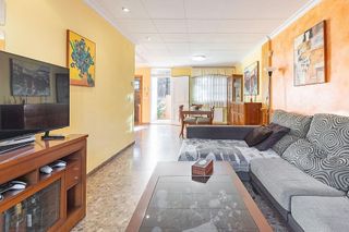 Casa adosada en venta en La Malva-rosa en Valencia