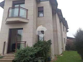 Casa pareada en venta en San Cibrao das Viñas