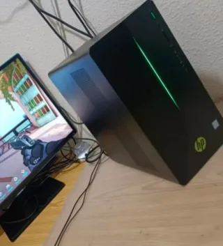 PC HP Negro con Luces Verdes