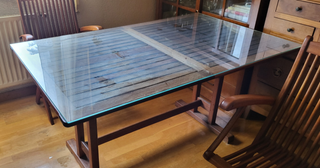 Mesa de teca con cristal (URGE POR MUDANZA)