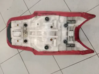 Asiento de moto Yamaha tracer