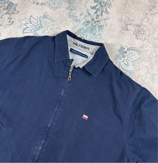 Chaqueta Harrington Tommy Hilfiger azul old money