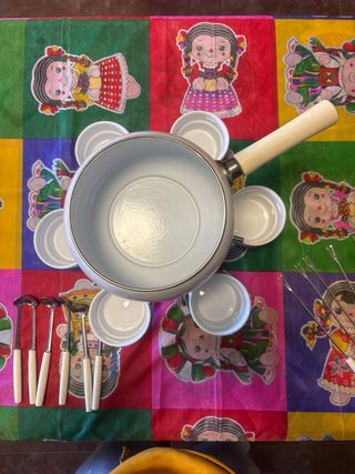 Set Fondue Blanco Cerámica y Metal