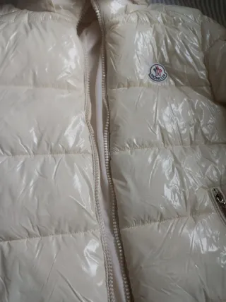 Plumas Moncler Charol Crema Talla M