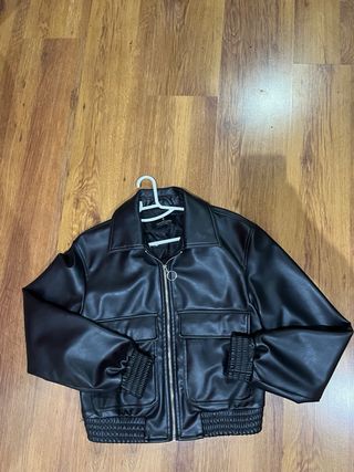 Chaqueta Stradivarius Negra Cuero Talla M