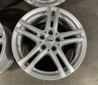 Llantas Toyota 17"