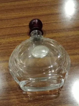 Frasco de cristal redondo com tampa