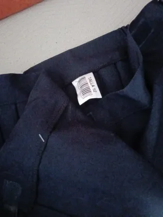 Falda de colegio negra Kirby