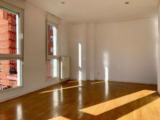 Piso en venta en El Coto en Gijón