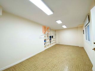 Local comercial en venta en Ensanche - Sar en Santiago de Compostela