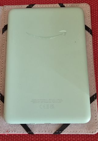 Kindle Amazon Verde con Custodia Rossa