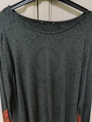 Vestido estampado negro y caldera