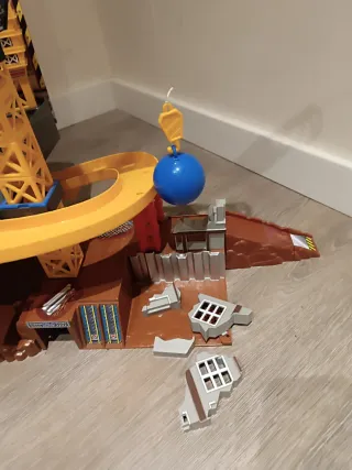 Sitio de construcción con accesorios