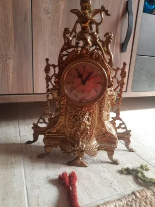 Reloj de sobremesa de bronce