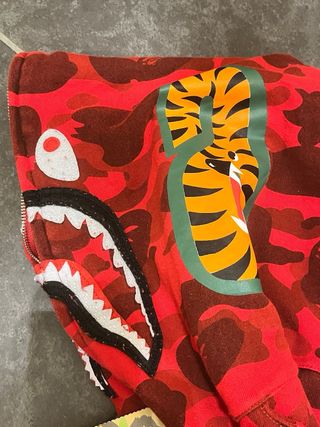 Felpa BAPE con cappuccio rossa