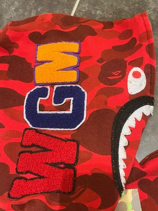 Felpa BAPE con cappuccio rossa