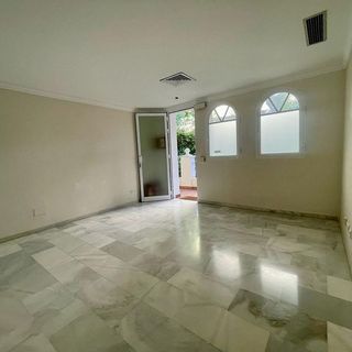 Oficina en venta en Los Naranjos - Las Brisas en Marbella