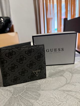 Cartera Guess Negra Monograma