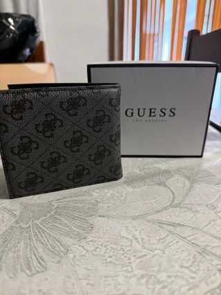 Cartera Guess Negra Monograma