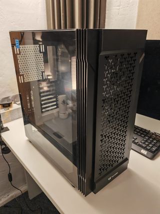 Torre PC Thermaltake Versa T27 TG ARGB