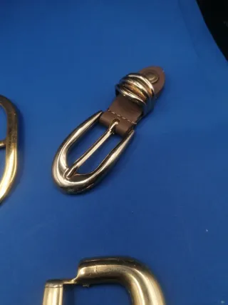 Fibbie dorate per cinture