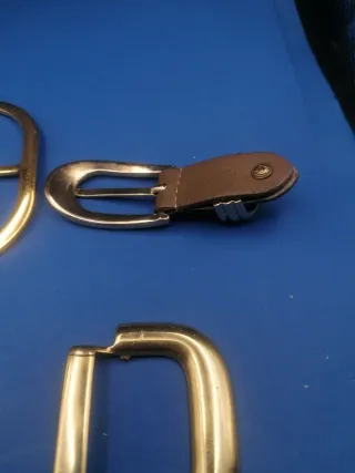 Fibbie dorate per cinture