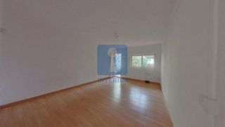 Piso en venta en La Font de la Guatlla en Barcelona