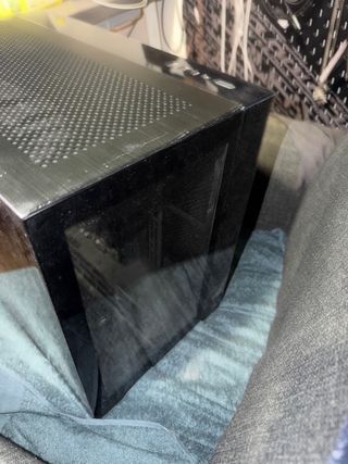 Caja PC Lian Li con Placa Base y Procesador